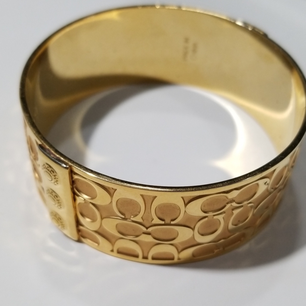 Coach bangle gold